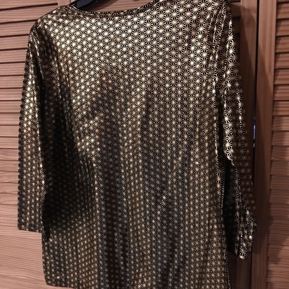 Rebecca Malone Dress up any outfit with this top. - Picture 4 of 6